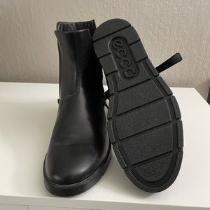 Ecco Bella booties